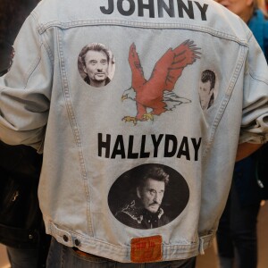 Fans du chanteur - Vente de l'album de Johnny Hallyday, "Mon pays c'est l'amour ", à 0h01 à la Fnac des Champs-Elysées à Paris, le 19 octobre 2018. © CVS/Bestimage