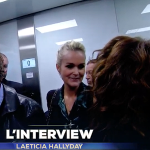 Laeticia Hallyday face à Anne-Claire Coudray dans le journal télévisé de TF1, vendredi 19 octobre 2018.