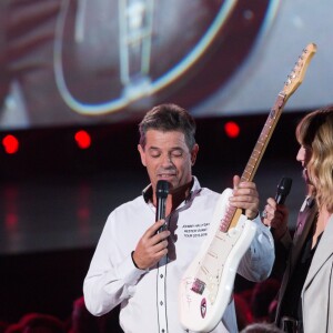 Exclusif - Daphné Bürki et Bernard Nugou (un fan) - Enregistrement de l'émission "Johnny Hallyday, vos plus grands souvenirs" au Palais des Sports à Paris, le 17 octobre 2018. Diffusion le 23 octobre à 21h10 sur France 2. © Cyril Moreau / Bestimage