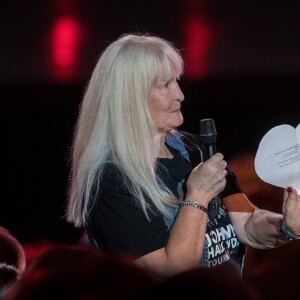 Exclusif - Daphné Bürki et Viviane Seguy (Une fan) - Enregistrement de l'émission "Johnny Hallyday, vos plus grands souvenirs" au Palais des Sports à Paris, le 17 octobre 2018. Diffusion le 23 octobre à 21h10 sur France 2. © Cyril Moreau / Bestimage