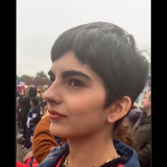 Louane et sa soeur Louise ont passé la journée à Disneyland Paris, le 22 octobre 2018