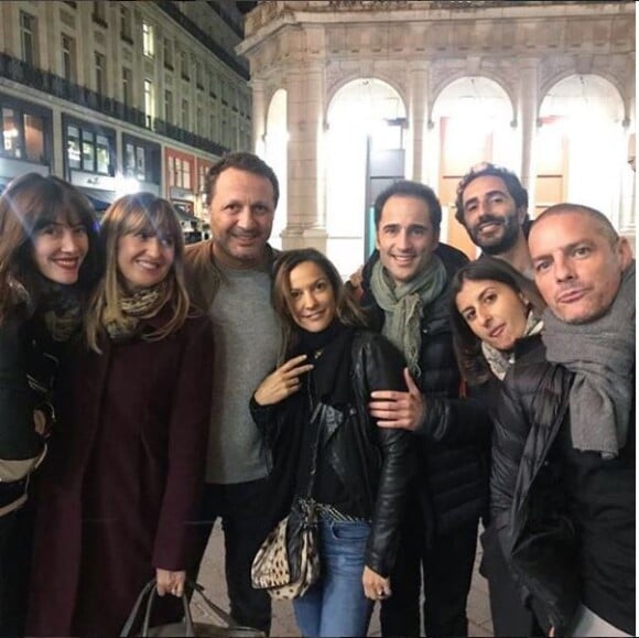 Florent Peyre a partagé cette photo de lui entouré de ses amis dont Arthur et Mareva Galanter, à Paris, le 23 octobre 2018
