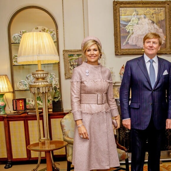 La reine Maxima et le roi Willem-Alexander des Pays-Bas ont été reçus par le prince Charles et Camilla Parker-Bowles, duchesse de Cornouailles, à Clarence House à Londres, à l'occasion de leur voyage officiel au Royaume-Uni, le 23 octobre 2018.