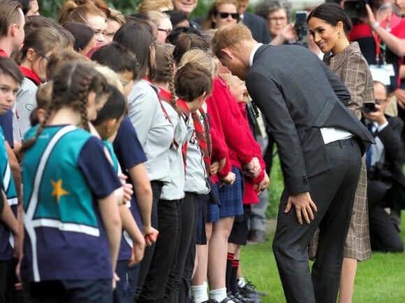 Le prince Harry, duc de Sussex, et Meghan Markle, duchesse de Sussex, enceinte assistent à une cérémonie de bienvenue traditionnelle sur les pelouses de la Government House à Wellington, en Nouvelle-Zélande le 28 octobre 2018.