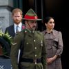 Le prince Harry, duc de Sussex, et Meghan Markle, duchesse de Sussex, enceinte visitent le parc commémoratif de la guerre de Pukeahu à Wellington, en Nouvelle-Zélande le 28 octobre 2018.