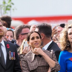 Le prince Harry, duc de Sussex, et Meghan Markle, duchesse de Sussex, enceinte visitent le parc commémoratif de la guerre de Pukeahu à Wellington, en Nouvelle-Zélande le 28 octobre 2018.