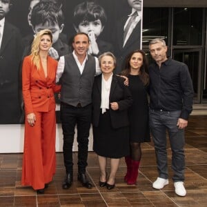 Exclusif - Tina Grigoriou, Nikos Aliagas, Harula Aliagas (mamn de l'animateur) , Maria Aliagas (sa soeur) et son compagnon Nikos - L'animateur lance son exposition "L'EPREUVE DU TEMPS - INSTANTS PHOTOGRAPHIQUES" et la sortie de son livre "L'EPREUVE DU TEMPS" sur le toit de la grande Arche de la Défense à Paris, France, le 25 octobre 2018. © Pierre Perusseau/Bestimage