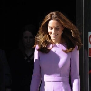 La duchesse Catherine de Cambridge (Kate Middleton) à la sortie du sommet sur la santé mentale au County Hall à Londres le 9 octobre 2018. 