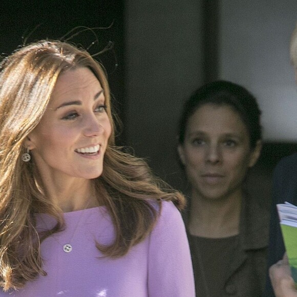 La duchesse Catherine de Cambridge (Kate Middleton) à la sortie du sommet sur la santé mentale au County Hall à Londres le 9 octobre 2018. 