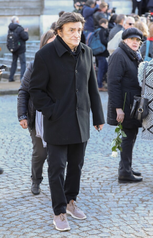 Dick Rivers - Obsèques du journaliste, animateur de télévision et animateur de radio français Philippe Gildas en la salle de la Coupole au crématorium du cimetière du Père-Lachaise à Paris, France, le 5 novembre 2018.
