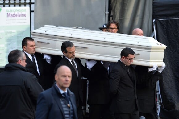 Illustration - Sortie de l'église de la Madeleine après les obsèques de Johnny Hallyday à Paris le 9 décembre 2017. © Veeren / Bestimage