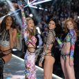 Cindy Bruna, Gigi Hadid, Kendall Jenner et Alexina Graham - Défilé Victoria's Secret à New York, le 8 novembre 2018