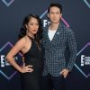 Harry Shum Jr et sa femme, enceinte, à la soirée People's Choice Awards au Barker Hangar à Santa Monica, le 11 novembre 2018