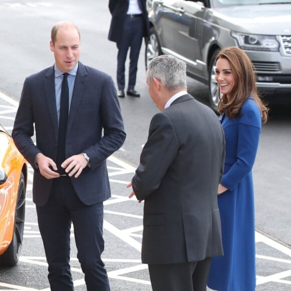 Le prince William et la duchesse Catherine de Cambridge arrivant pour l'inauguration du nouveau centre de technologie des composites de McLaren Automotive à Rotherham, le 14 novembre 2018.