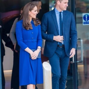 La duchesse Catherine de Cambridge et le prince William au nouveau centre de technologie des composites de McLaren Automotive à Rotherham, le 14 novembre 2018. 