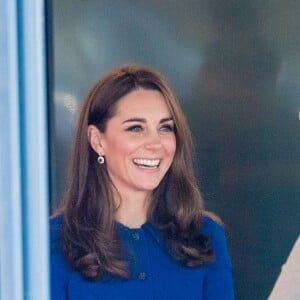 La duchesse Catherine de Cambridge et le prince William au nouveau centre de technologie des composites de McLaren Automotive à Rotherham, le 14 novembre 2018. 