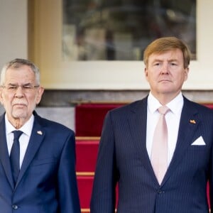 Le roi Willem-Alexander et la reine Maxima des Pays-Bas ont accueilli le président autrichien Alexander van der Bellen et son épouse Doris le 14 novembre 2018 à La Haye, au palais Noordeinde.