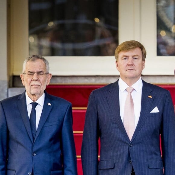 Le roi Willem-Alexander et la reine Maxima des Pays-Bas ont accueilli le président autrichien Alexander van der Bellen et son épouse Doris le 14 novembre 2018 à La Haye, au palais Noordeinde.