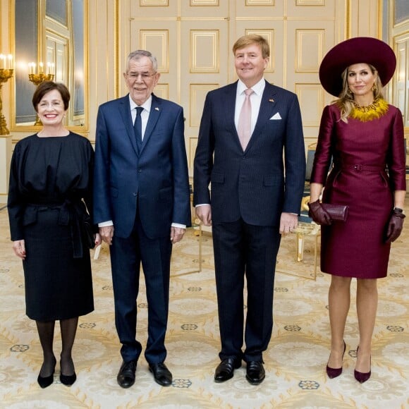 Le roi Willem-Alexander et la reine Maxima des Pays-Bas ont accueilli le président autrichien Alexander van der Bellen et son épouse Doris le 14 novembre 2018 à La Haye, au palais Noordeinde.