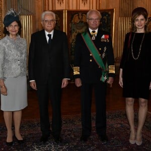 La princesse héritière Victoria, son mari le prince Daniel, le prince Carl Philip, sa femme la princesse Sofia se sont joints au roi Carl XVI Gustaf et à la reine Silvia de Suède le 13 novembre 2018 pour souhaiter la bienvenue au président italien Sergio Mattarella et sa fille Laura, en visite officielle.