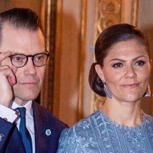 La princesse héritière Victoria, son mari le prince Daniel, le prince Carl Philip, sa femme la princesse Sofia se sont joints au roi Carl XVI Gustaf et à la reine Silvia de Suède le 13 novembre 2018 pour souhaiter la bienvenue au président italien Sergio Mattarella et sa fille Laura, en visite officielle.