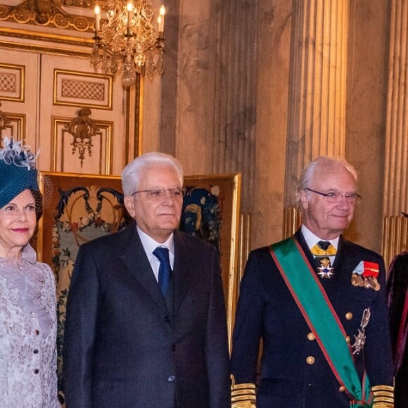 La princesse héritière Victoria, son mari le prince Daniel, le prince Carl Philip, sa femme la princesse Sofia se sont joints au roi Carl XVI Gustaf et à la reine Silvia de Suède le 13 novembre 2018 pour souhaiter la bienvenue au président italien Sergio Mattarella et sa fille Laura, en visite officielle.