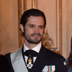 La princesse héritière Victoria, son mari le prince Daniel, le prince Carl Philip, sa femme la princesse Sofia se sont joints au roi Carl XVI Gustaf et à la reine Silvia de Suède le 13 novembre 2018 pour souhaiter la bienvenue au président italien Sergio Mattarella et sa fille Laura, en visite officielle.