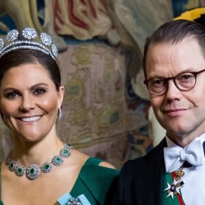 La princesse héritière Victoria de Suède et le prince Daniel lors du dîner officiel donné au palais Drottningholm à Stockholm le 13 novembre 2018 pour la visite officielle du président italien Sergio Mattarella et sa fille Laura.