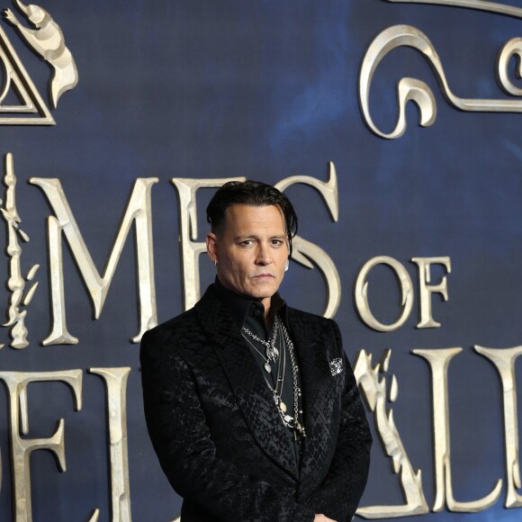 Johnny Depp à la première première du film "Les animaux fantastiques : Les crimes de Grindelwald" à Londres le 13 novembre 2018.