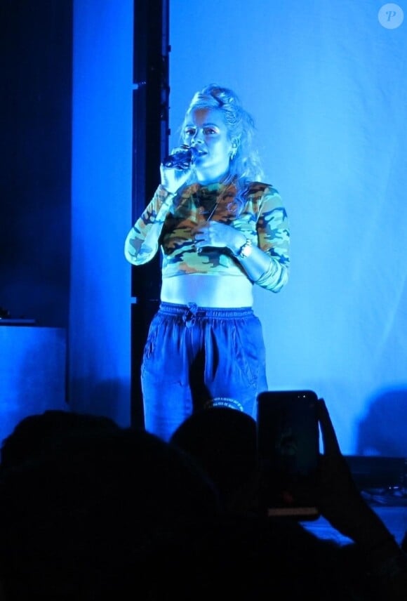 Lily Allen en concert à Santa Ana en Californie le 5 octobre 2018