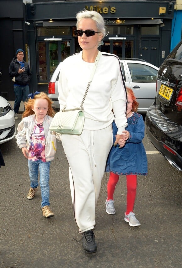 Exclusif - Lily Allen et ses filles Marnie Rose et Ethel se rendent à une séance de dédicaces à Notting Hill, Londres le 21 septembre 2018