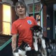 Pete Doherty et ses chiens. Novembre 2018.