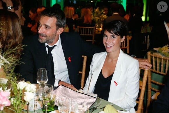 Alessandra Sublet (smoking Gerard Darel) et son mari Clement - Diner de la mode pour le Sidaction au Pavillon d'Armenonville a Paris, le 23 janvier 2014.