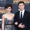 Scarlett Johansson et son compagnon Colin Jost à la première de 'Avengers: Infinity War' au théâtre El Capitan à Hollywood, le 23 avril 2018