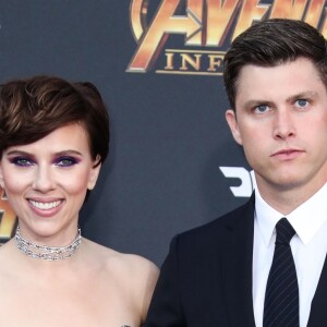 Scarlett Johansson et son compagnon Colin Jost à la première de 'Avengers: Infinity War' au théâtre El Capitan à Hollywood, le 23 avril 2018