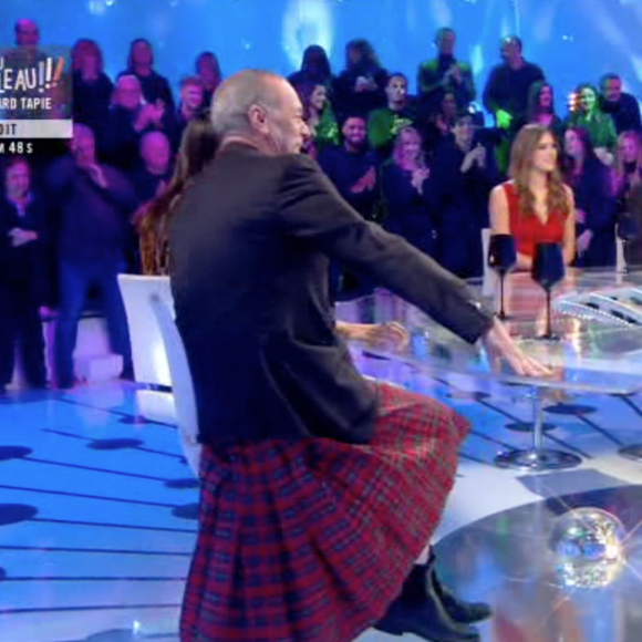 Samedi 17 novembre 2018, plus d'un après la polémique quant à son geste envers Nolwenn Leroy jugé sexiste et déplacé, Laurent Baffie débarque sur le plateau de "Salut les terriens !" (C8) en kilt !