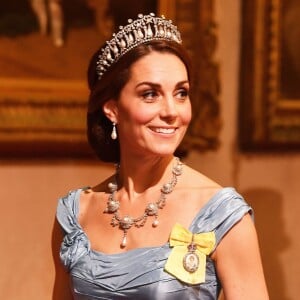 Catherine Middleton lors d'un banquet d'Etat au palais de Buckingham de Londres, le 23 octobre 2018. La duchesse de Cambridge porte la tiare Lover's Knot, la favorite de sa défunte belle-mère Lady Diana.