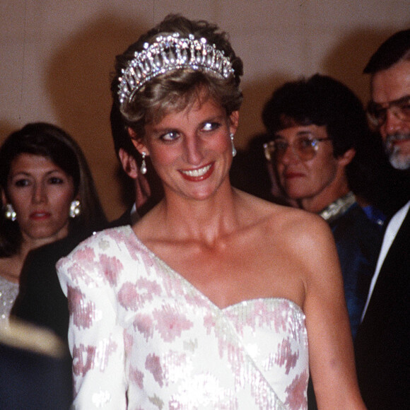 Lady Diana au Brésil en 1991 avec sa tiare favorite.