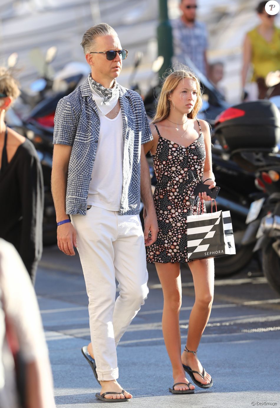 Exclusif Jefferson Hack Et Sa Fille Lila Grace Fille De Kate Moss Se Promenent Dans Les Rues De Saint Tropez Le 25 Juillet 17 Purepeople