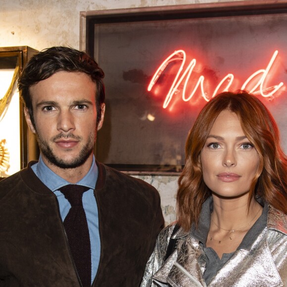 Exclusif - Hugo Philip et sa compagne Caroline Receveur lors du cocktail dînatoire expérimental "Guitar Players Show" organisé à la boutique Mad Lords "House of jewelry", située rue Saint Honoré. Paris, le 22 novembre 2018. © Pierre Perusseau/Bestimage