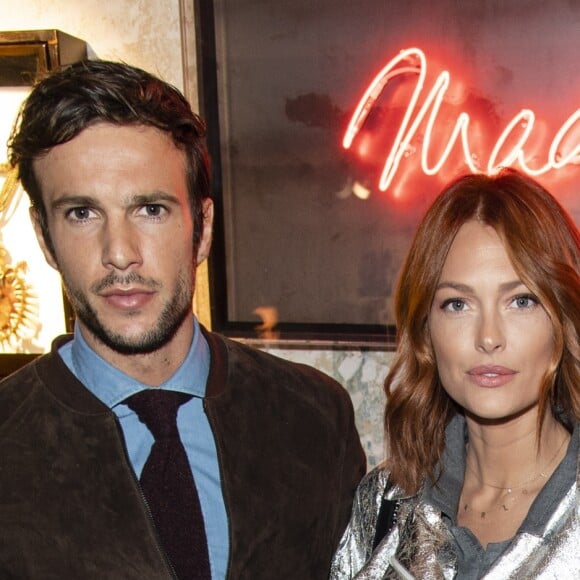 Exclusif - Hugo Philip et sa compagne Caroline Receveur lors du cocktail dînatoire expérimental "Guitar Players Show" organisé à la boutique Mad Lords "House of jewelry", située rue Saint Honoré. Paris, le 22 novembre 2018. © Pierre Perusseau/Bestimage