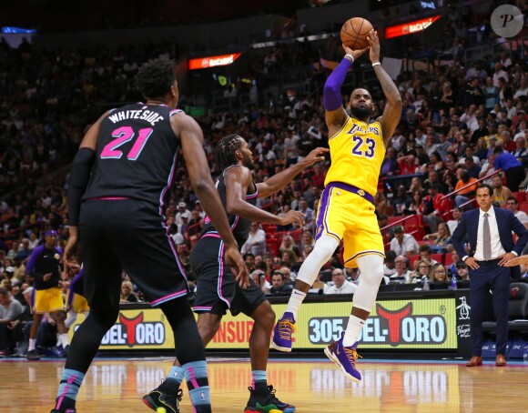 LeBron James lors du match Miami Heat - Los Angeles Lakers à Miami, le 18 novembre 2018.