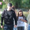 Exclusif - Matt Damon et sa femme Luciana Barroso accompagnent leur fille Gia Zavala Damon à Los Angeles, le 27 novembre 2018.