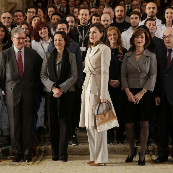 La reine Letizia d'Espagne assistait au 40e anniversaire de l'Institut national de l'emploi à Madrid le 28 novembre 2018.