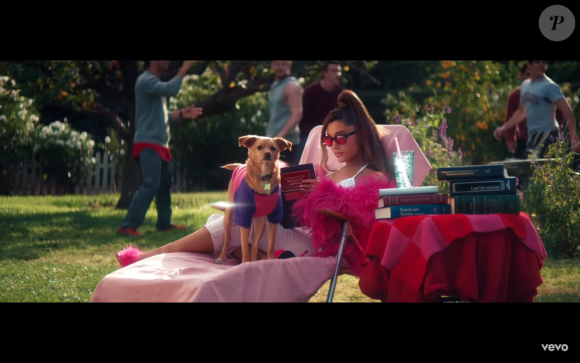 Ariana Grande dans son clip "Thank u, next", sorti le 30 novembre 2018