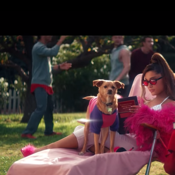 Ariana Grande dans son clip "Thank u, next", sorti le 30 novembre 2018