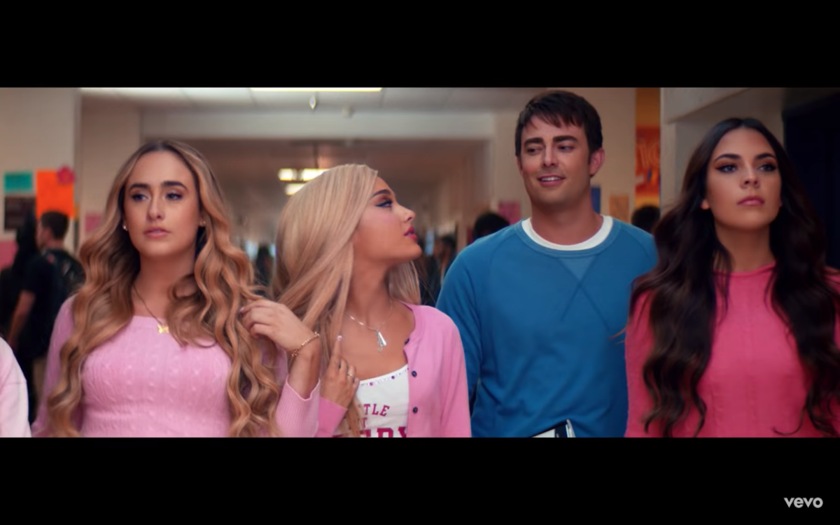Photo : Ariana Grande et Jonathan Bennett dans le clip "Thank u, next ...
