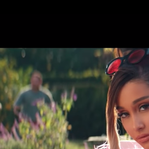 Ariana Grande dans son clip "Thank u, next", sorti le 30 novembre 2018