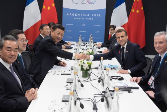 Le président chinois Xi Jinping et le président français Emmanuel Macron lors d'une réunion bilatérale en marge du deuxième jour du Sommet des dirigeants du G20 à Buenos Aires, Argentine, le 1er décembre 2018. © Jacques Witt/Pool/Bestimage