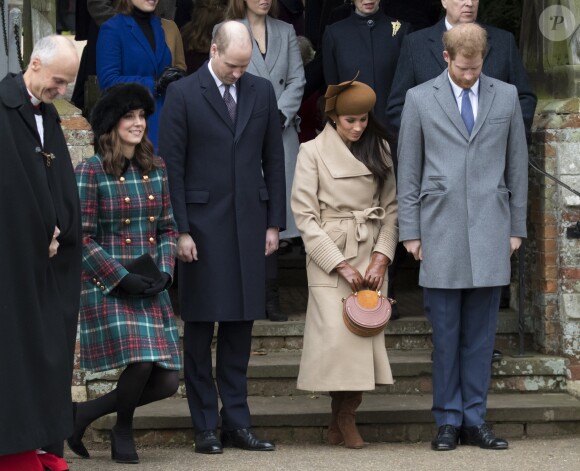 Kate Middleton, duchesse de Cambridge, et Meghan Markle étaient réunies pour la première fois en public le 25 décembre 2017, avec le prince William et le prince Harry au sein de la famille royale britannique, lors de la messe de Noël à Sandringham.
